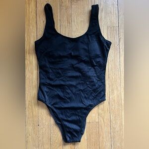 Catalina Ribbed One-Piece Black Swimsuit
Small (4-6)
NWOT / Never Worn